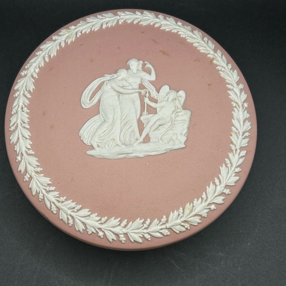 Vintage Wedgwood England Pink Jasperware Trinket Box - Picture 3 of 7
